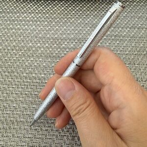 New metallic LOUIS VUITTON Ballpoint Pen（Gift with Purchase）